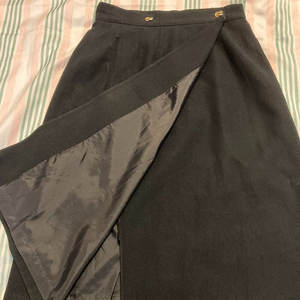 Vintage Liz Claiborne Collection black skirt. Size 4. - Picture 2 of 3
